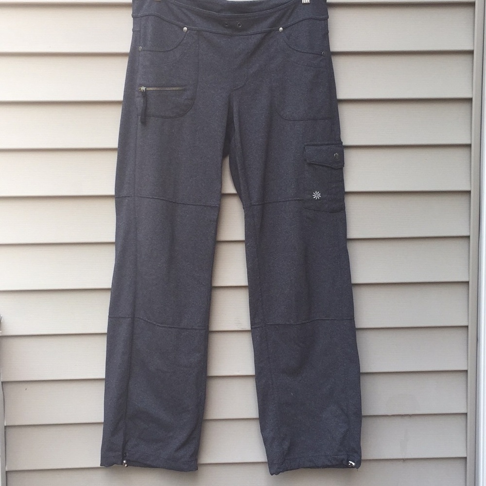 Athleta casual cargo yoga pants